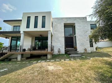 Casa de 4 habitaciones, Santiago · Casa en Venta en Santiago Zona El Barrial