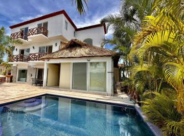 Casa · 450m² · 4 Recámaras · 2 Estacionamientos · Casa en Brisas del Marqués con Vista Al Mar 4r