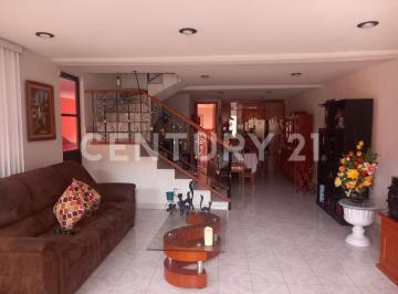 Casa · 325m² · 5 Recámaras · 5 Estacionamientos · Casa en Venta Magisterial Vista Bella en Tlalnepantla
