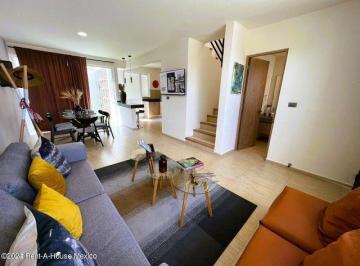 Casa de 3 habitaciones, Querétaro · Altos de Juriquilla - Casa con 3 Recamaras, Roof, Sala de Tv. Venta