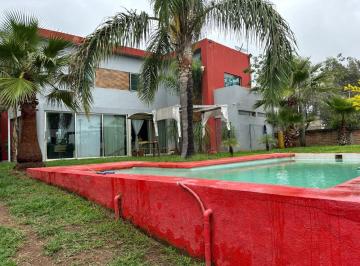 Casa · 267m² · 3 Recámaras · 4 Estacionamientos · La Loma Tesistan