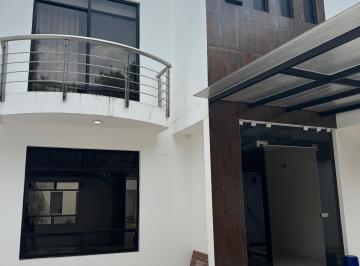 Casa de 3 habitaciones, Celaya · Venta de Casa en Arboledas 2a Secc. Celaya