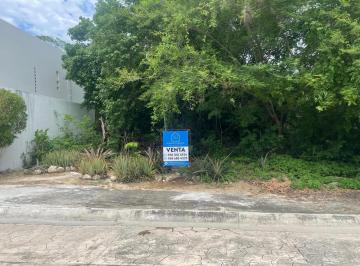 Terreno / Lote · 484m² · Terreno en Venta