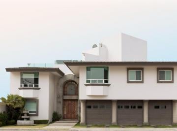 Casa · 655m² · 4 Recámaras · 3 Estacionamientos · Casa en Venta en San Andrés Cholula, Residencial Campanario
