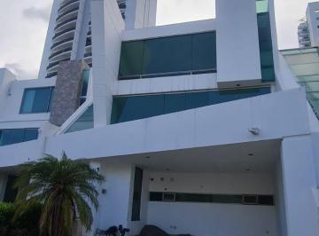 Casa de 3 habitaciones, León · Casa en Venta en Lomas de Gran Jardín