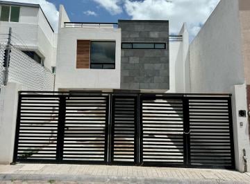 Casa de 3 habitaciones, Querétaro · Acceso a Roof - Milenio III