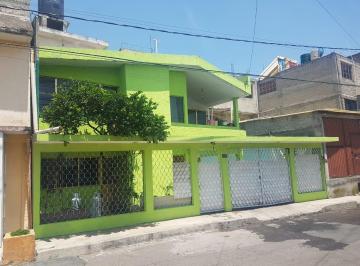 Casa de 4 habitaciones, Iztapalapa · Casa en Venta en 3,450,000.0, en Desarrollo Urbano Quetzalcoalt, Iztapalapa