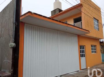 Casa · 204m² · 6 Recámaras · 6 Estacionamientos · Casa en Venta en Tecamachalco