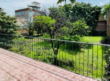 Casa · 282m² · 6 Recámaras · 2 Estacionamientos · Venta de Casa con Amplio Jardín con Árboles Frutales, Temixco, Morelos