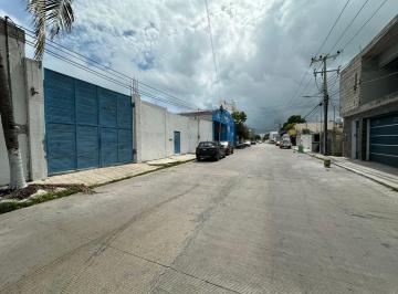 Oficina , Carmen · Oficinas con Patio de Trabajo en Renta Av Camarón