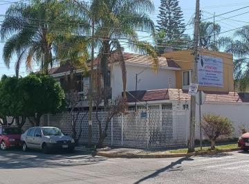Casa · 509m² · 7 Recámaras · 3 Estacionamientos · Casa en Venta en Jardínes del Bosque