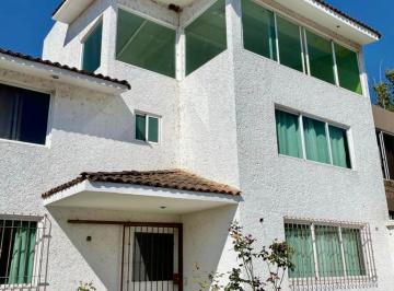 Casa de 4 habitaciones, Valle de Bravo · Casa en Venta, con Excelente Ubicación.