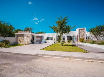 Casa · 520m² · 3 Recámaras · 6 Estacionamientos · Casa en Venta en Privada Haciendo Cholul en Mérida Yucatán - (4)