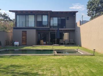Casa de 2 habitaciones, Valle de Bravo · Moderna Casa en Venta, Valle de Bravo