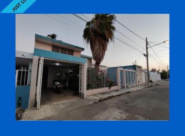 Casa · 307m² · 4 Recámaras · 3 Estacionamientos · Casa en Venta Merida, Miguel Aleman Amplia Casa con Alberca (Fvc - 2075)