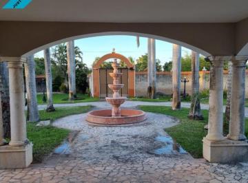 Quinta · 7589m² · 3 Recámaras · 8 Estacionamientos · Quinta - Pueblo Cholul Hermosa Quinta Sobre Terreno de 7590 m² (Fvc - 1961)