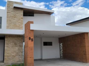 Casa · 300m² · 3 Recámaras · 2 Estacionamientos · Casa en Venta Las Viñas Torreón