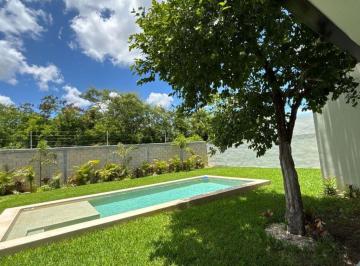 Casa en condominio de 4 habitaciones, Mérida · Se Vende Hermosa Casa en Fraccionamiento Privado