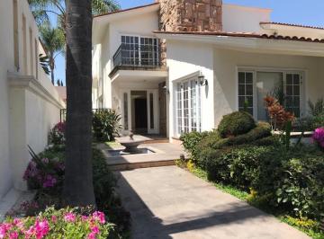 Casa de 3 habitaciones, Zapopan · Hermosa Casa en Renta en Puerta de Hierro