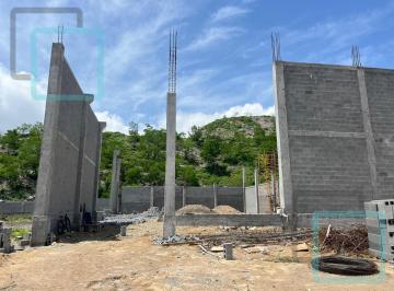 Bodega comercial · 736m² · 4 Estacionamientos · Bodega Industrial en Venta en La Zona de Santa Catarina