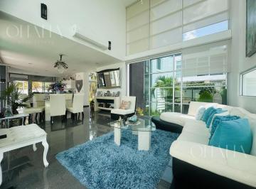 Casa · 336m² · 3 Recámaras · 2 Estacionamientos · Casa en Venta