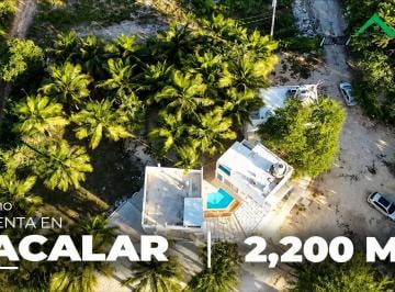 Terreno / Lote · 210m² · 5 Recámaras · 1 Estacionamiento · Se Vende Terreno de 2200 m² con Construcción en Bacalar