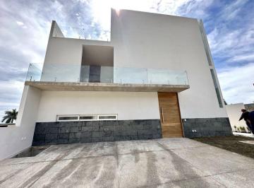Casa en condominio de 3 habitaciones, Chapala · Casa en Venta en Ajijic, Jalisco