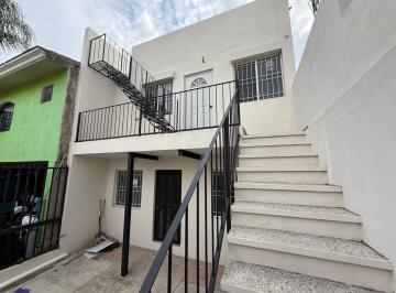 Casa en condominio de 4 habitaciones, San Pedro Tlaquepaque · Casa en Coto de 8 Casas / 2 Casas Duplex