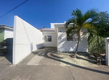 Casa de 2 habitaciones, Bahía de Banderas · Casa en Reta ¡A Solo 8 Minutos de La Playa en Fraccionamiento Costa Coral Frente a Nuevo Vallarta