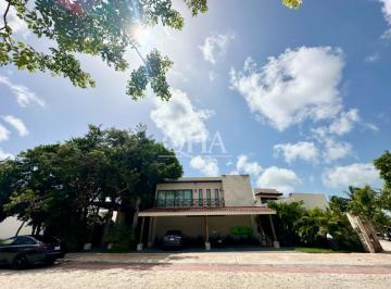 Casa en condominio de 4 habitaciones, Benito Juárez · Se Vende Casa en Lagos del Sol en Cancún