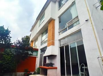 Casa · 330m² · 4 Recámaras · 3 Estacionamientos · Casa en Venta en Lomas Quebradas