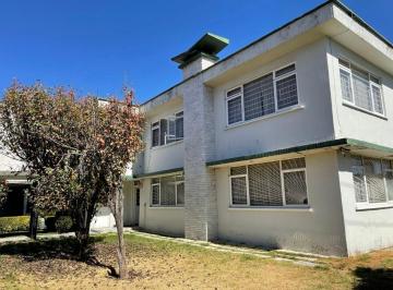 Casa de 6 habitaciones, Toluca · Casa en Venta en Toluca Centro, en Esquina, con Uso de Suelo Comercial.