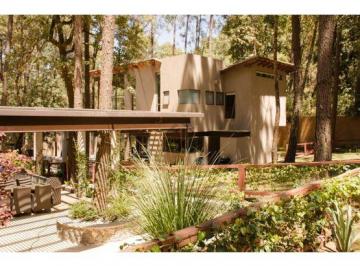 Casa de 4 habitaciones, Valle de Bravo · Dos Fracciones en Co - Propiedad