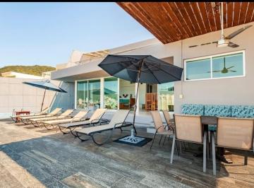Casa · 600m² · 5 Recámaras · 3 Estacionamientos · Renta Casa en Joyas con Vista a La Bahía de Acapulco