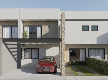 Casa · 215m² · 3 Estacionamientos · Casa en Preventa en Metepec