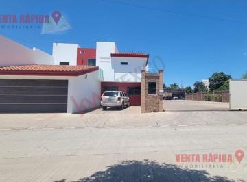 Casa · 482m² · 3 Recámaras · 2 Estacionamientos · Casa en 6 de Enero