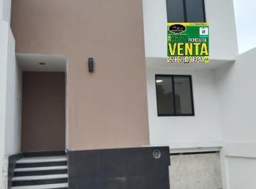 Casa · 240m² · 3 Recámaras · 2 Estacionamientos · Casa en Venta en Colonia Emiliano Zapata