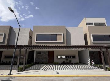 Casa · 335m² · 3 Recámaras · 3 Estacionamientos · Casa Nueva en Venta en Metepec