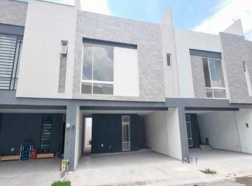 Casa · 240m² · 3 Recámaras · 2 Estacionamientos · Casa en Venta en Dominio Cumbres, Al Poniente de Monterrey