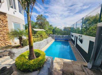 Casa de 4 habitaciones, Ixtapan de la Sal · Casa Jacarandas Alberca Climatizada, Bonito Jardín, Vistas Panorámicas, Todos Los Servicios.