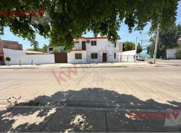 Casa · 202m² · 3 Recámaras · 2 Estacionamientos · Casa en Emiliano Zapata