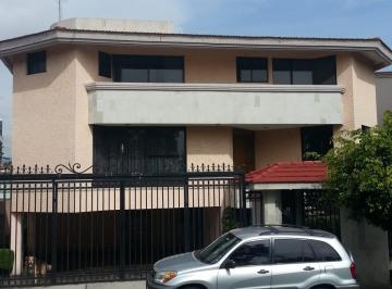Casa de 4 habitaciones, Cuajimalpa de Morelos · Casa en Venta en Bosques de Las Lomas