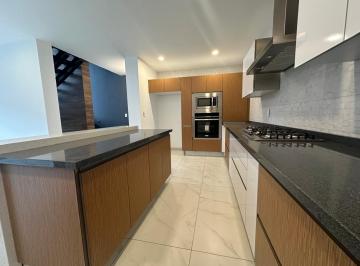Casa de 3 habitaciones, La Magdalena Contreras · Casa de Diseño Moderno y de Lujo en Colonia Lomas Quebradas