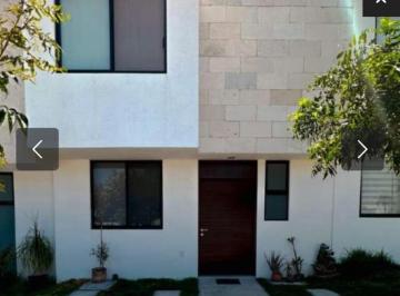 Casa · 108m² · 3 Recámaras · 2 Estacionamientos · Casa en Venta