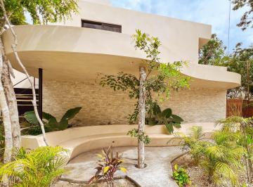 Villa · 163m² · 2 Recámaras · 1 Estacionamiento · Villa en Venta de 2 Habitaciones Lock - Off con Jardín, Alberca y Roof Top Privados