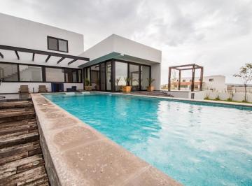 Casa · 535m² · 3 Recámaras · 3 Estacionamientos · Casa con Alberca en Venta en San Miguel de Allende