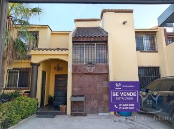 Casa · 150m² · 3 Recámaras · 2 Estacionamientos · Casa en Residencial Universidad