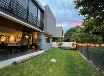 Casa de 3 habitaciones, Zapopan · Espectacular Casa en Arauca II