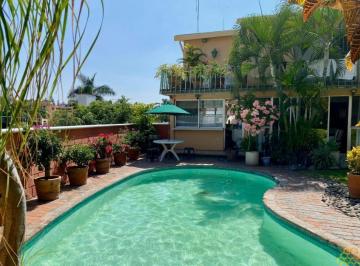 Casa · 280m² · 4 Recámaras · 3 Estacionamientos · Casa en Venta en Club de Golf, Cuernavaca