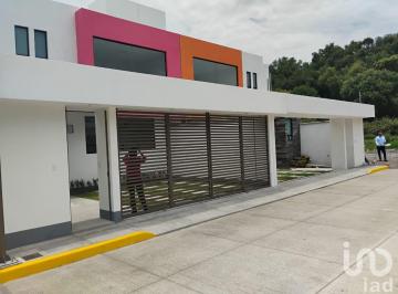 Casa · 250m² · 3 Recámaras · 2 Estacionamientos · Casa Residencial en Venta a 5 Minutos del Centro de Tula